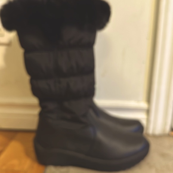 Time and tru women slush boots - Picture 1 of 1